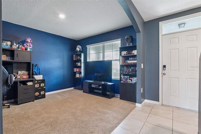 5 bedroom Single Family Residence at 10528 Bronze Leaf Court, Bentwood Sub, Leesburg — photo 3