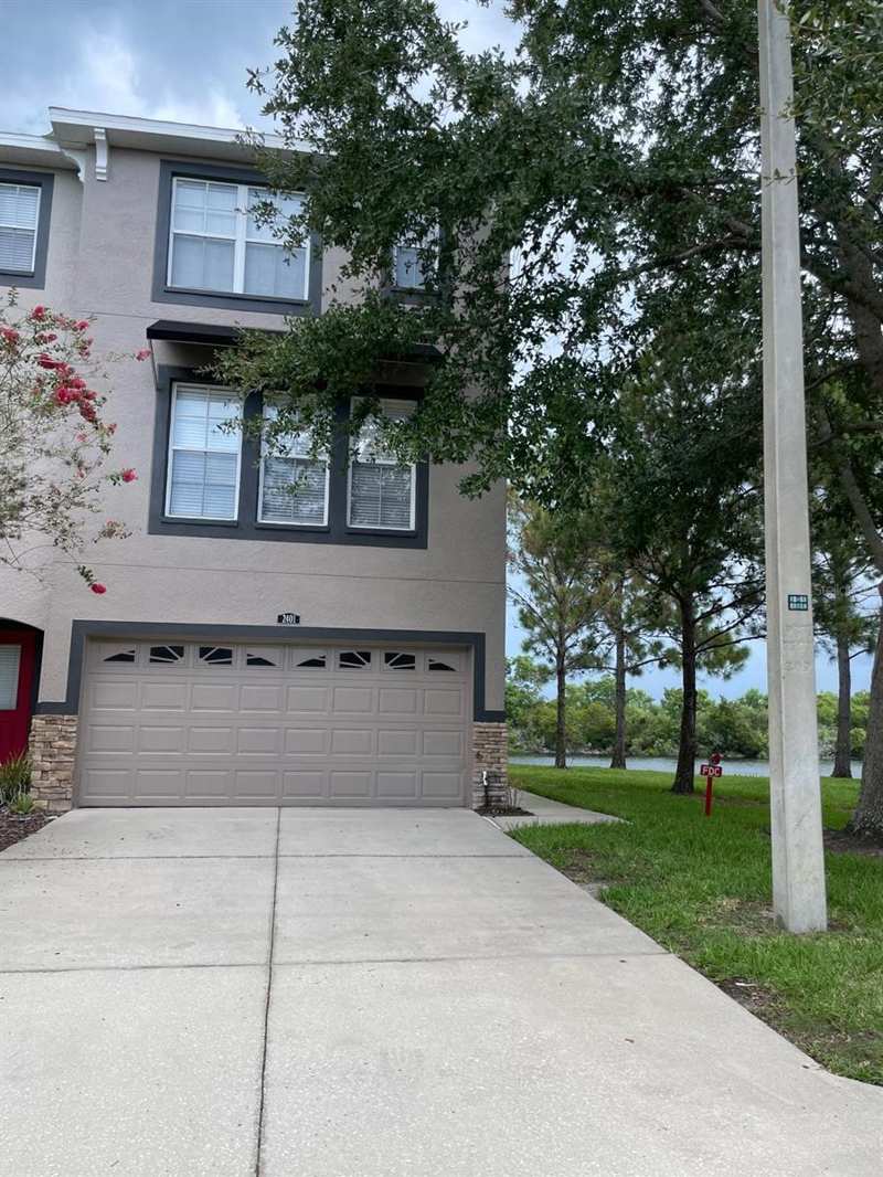 3 bedroom Townhouse at 2401 Lexington Oak Drive, Lake Brandon Prcl 113, Brandon — photo 1