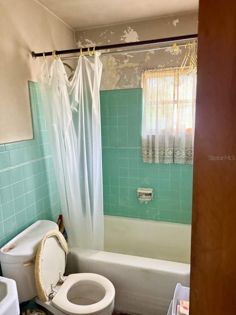 2 bedroom Single Family Residence at 2709 S SHINE AVENUE, INTERLAKE PARK SECOND ADD, ORLANDO — photo 3
