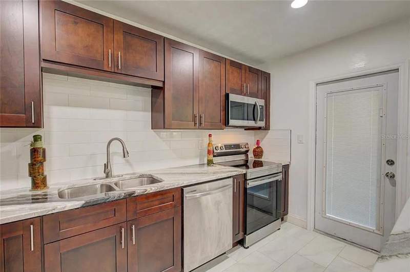 4 bedroom Single Family Residence at 1008 Chester Drive, Sirmons Heights 1st Add, Clearwater — photo 5