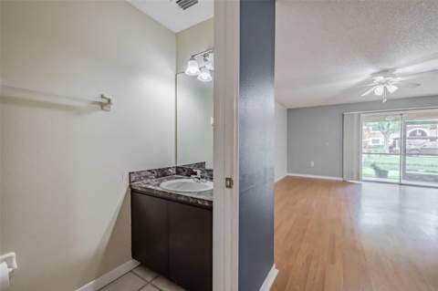 14643 Par Club Circle #14643, Tampa FL - photo 14 of 63