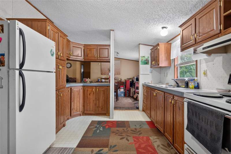 3 bedroom Manufactured Home at 1501 Pasadena Drive, Magnolia Mbl Manor Unit One, Seffner — photo 4