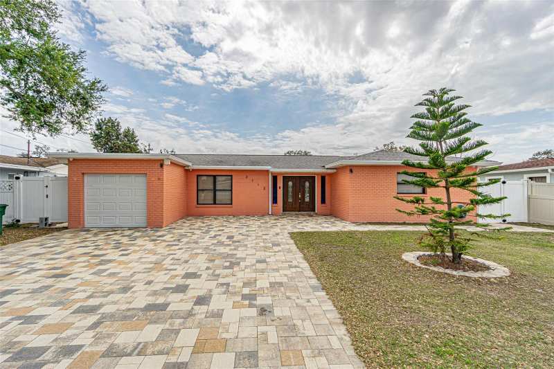 4 bedroom Single Family Residence at 3112 W Henry Avenue, Ayala & Santos Sub, Tampa — photo 1