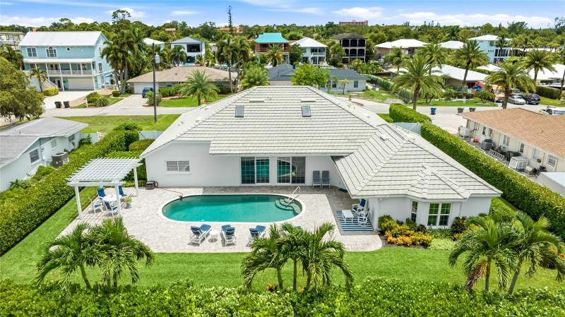 4 bedroom Single Family Residence at 7780 Holiday Drive, Holiday Harbor, Sarasota — photo 3
