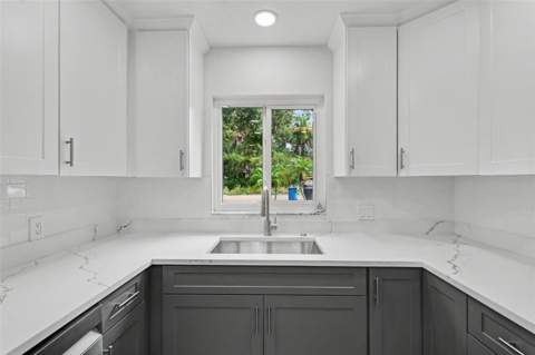 8170 22nd Avenue, St Petersburg FL - photo 18 of 55