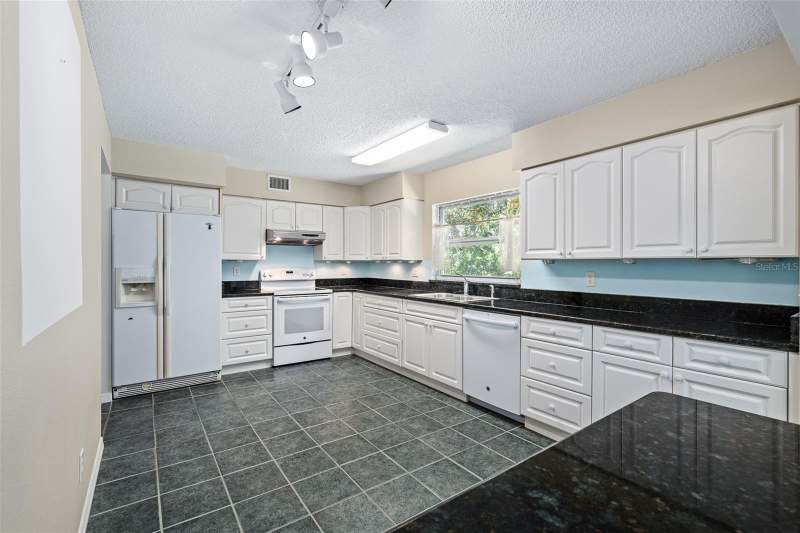 4 bedroom Single Family Residence at 5902 Kendrew Drive, Skylake Ph 01, Port Orange — photo 3
