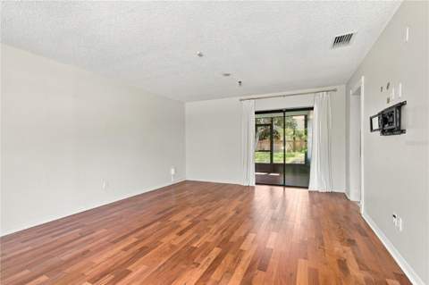 1507 Poinsettia Avenue, Tarpon Springs FL - photo 9 of 38