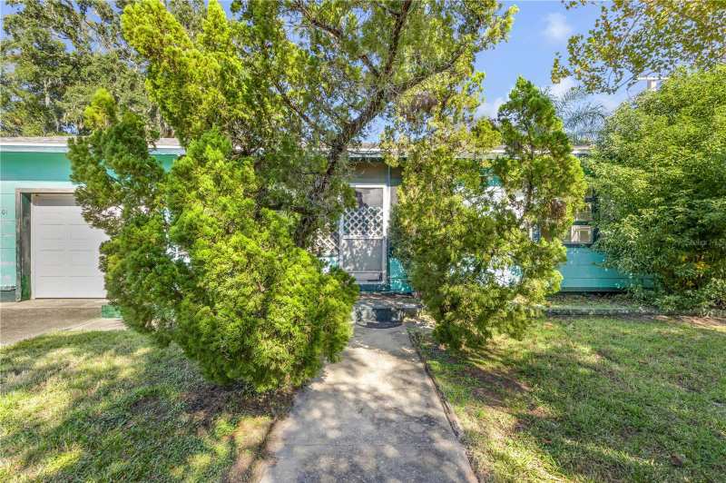 2 bedroom Single Family Residence at 1101 Daytona Avenue, Walkers Holly Hill, Holly Hill — photo 1