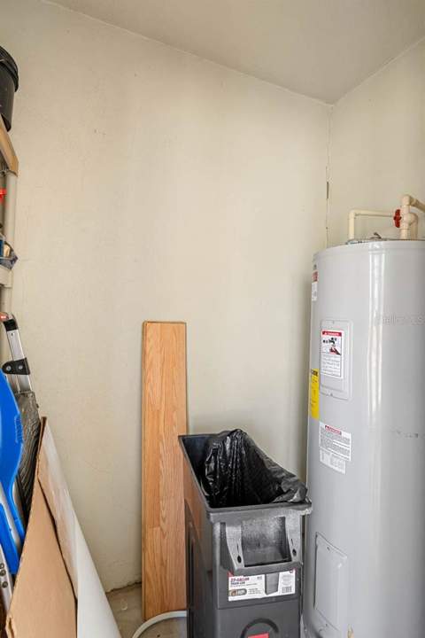 2411 Lake Woodberry Circle, Brandon FL - photo 12 of 57