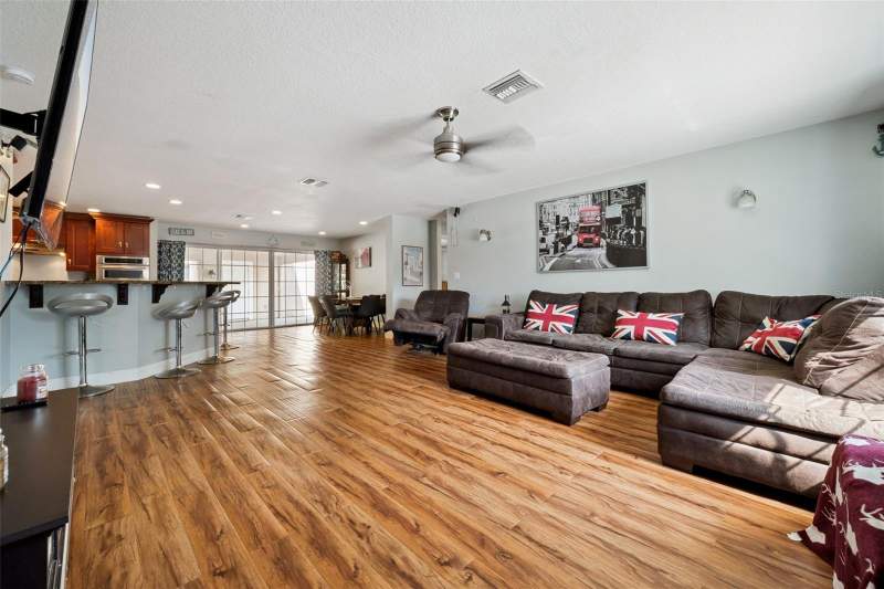 6 bedroom Single Family Residence at 1050 CRYSTAL BOWL CIRCLE, CRYSTAL BOWL ADD, CASSELBERRY — photo 5