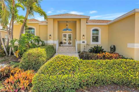 343 8Th Avenue, pool for sale in Tierra Verde