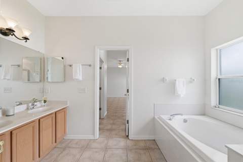 14722 Heronglen Drive, Lithia FL - photo 18 of 37