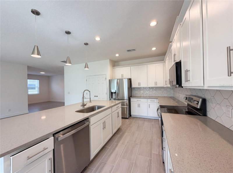 4 bedroom Single Family Residence at 7725 Scicli Way, Ridgeview, Clermont — photo 2