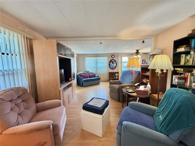 2 bedroom Mobile Home at 167 Jacaranda Drive, Hawthorne At Leesburg A Coop, Leesburg — photo 2