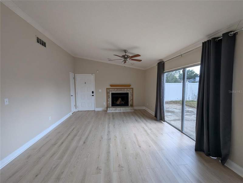 3 bedroom Single Family Residence at 1209 Mohrlake Drive, Heather Lakes Unit Xvii, Brandon — photo 4