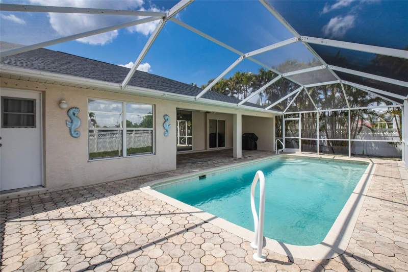 3 bedroom Single Family Residence at 5333 SW 16th Place, Cape Coral, Cape Coral — photo 3
