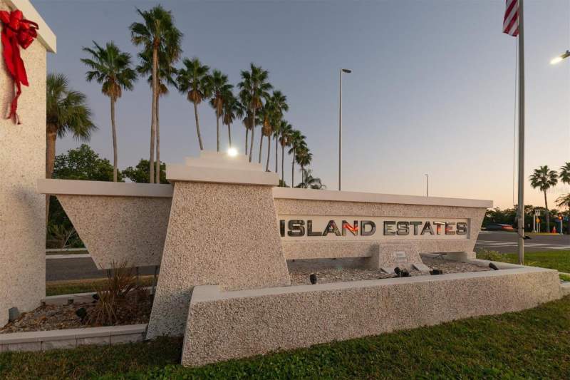 Diamond Isle Condo