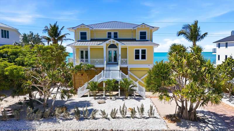 4 bedroom Single Family Residence at 131 S Gulf Boulevard, Palm Island Estates Un 4, Placida — photo 1