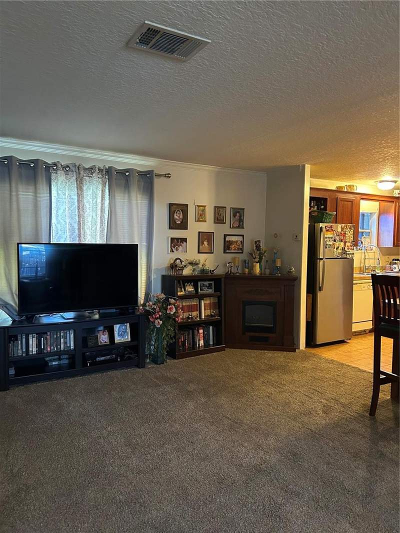 3 bedroom Manufactured Home at 7407 Sabre Street, Charlin Park Sixth Add, Orlando — photo 2