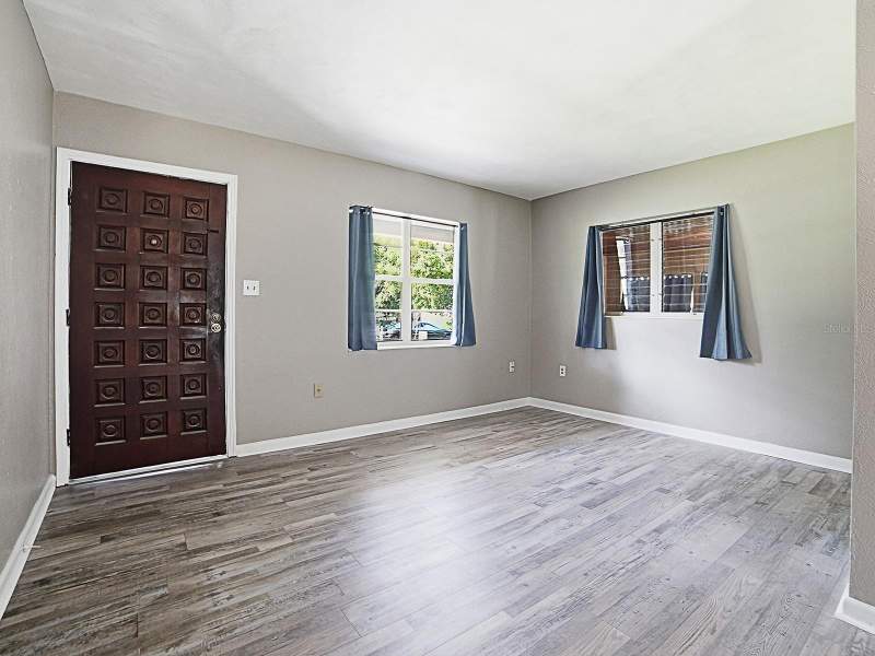 3 bedroom Single Family Residence at 2014 Helms Avenue, Lakewood Park, Leesburg — photo 2