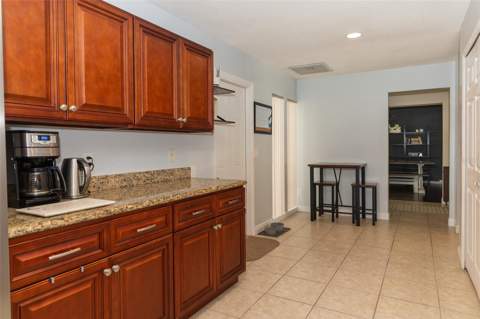 1005 Tranquiview Lane, Valrico FL - photo 7 of 48