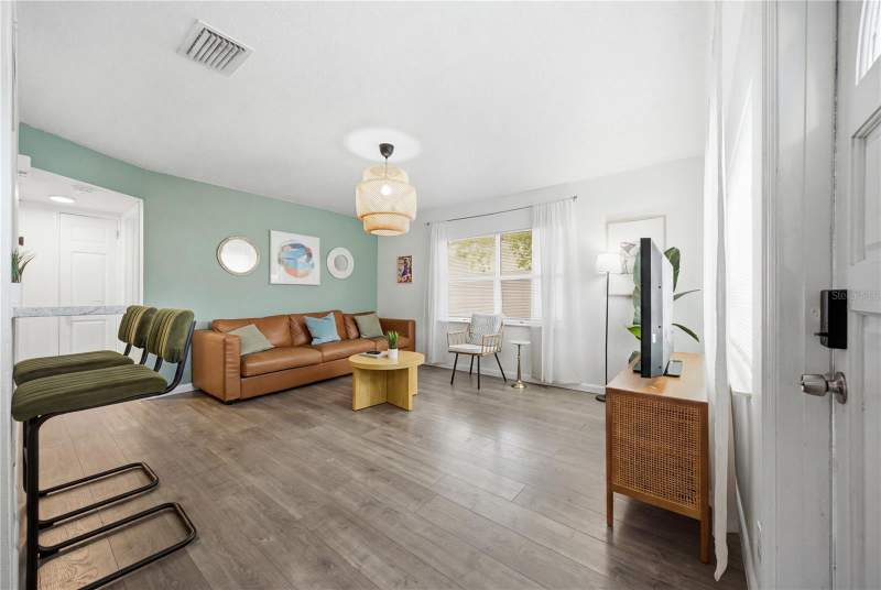 3 bedroom Single Family Residence at 664 Gray Street, Pasadena Park, St Petersburg — photo 2