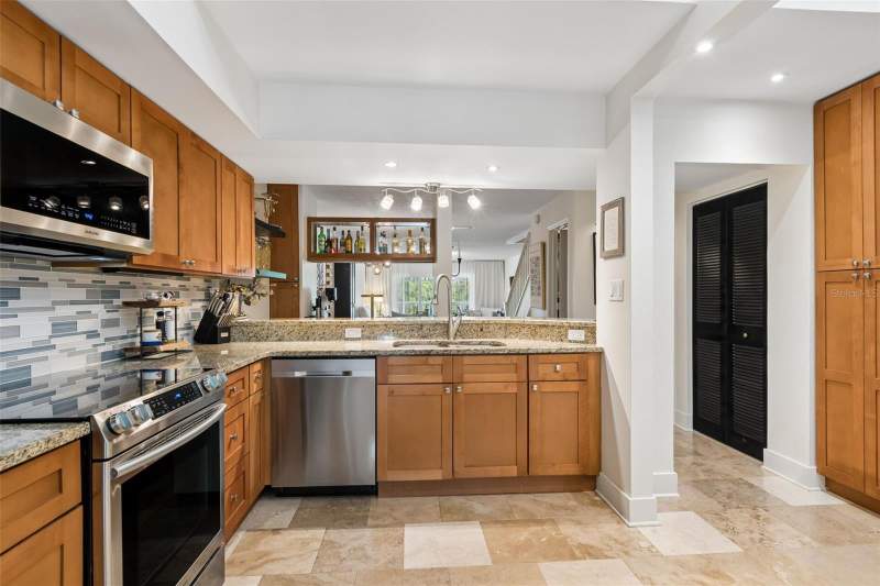 2 bedroom Condominium at 2599 Dolly Bay Drive #302, Dolly Bay A Village On Lake Tarpon, Palm Harbor — photo 4