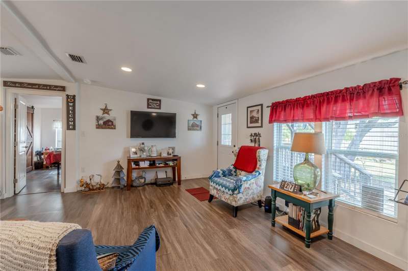 3 bedroom Manufactured Home at 4536 Empire Church Rd, Groveland Farms 35-22-24, Groveland — photo 5