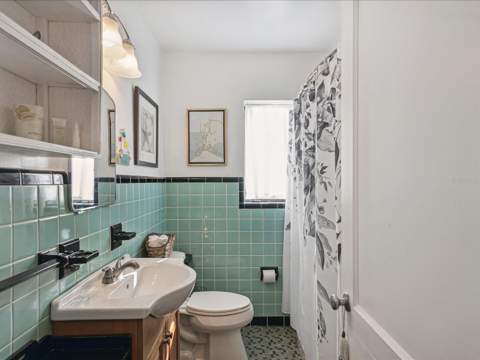 5638 Virginia Avenue, New Port Richey FL - photo 11 of 39