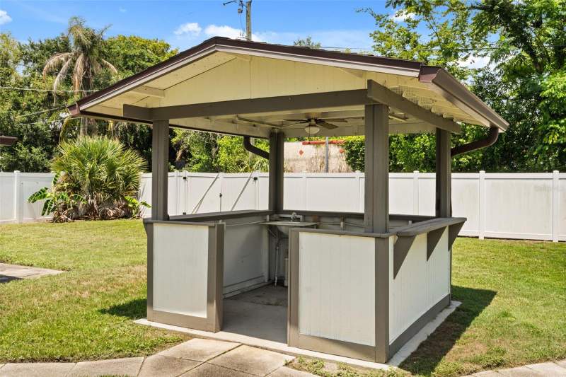 4 bedroom Single Family Residence at 2101 Sanford Avenue, Rose Court, Sanford — photo 4