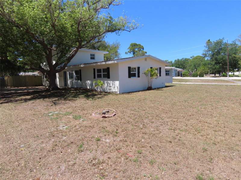 4 bedroom Single Family Residence at 8055 33rd Avenue, Jungle Terrace Sec C, St Petersburg — photo 5