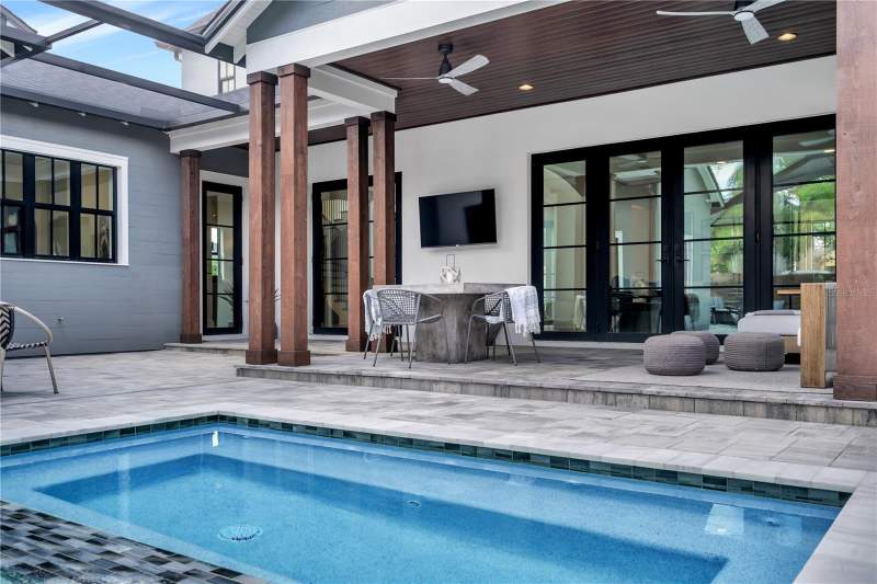 5 bedroom Single Family Residence at 2308 N Ridgewood Avenue, Ridgewood Park, Tampa — photo 3