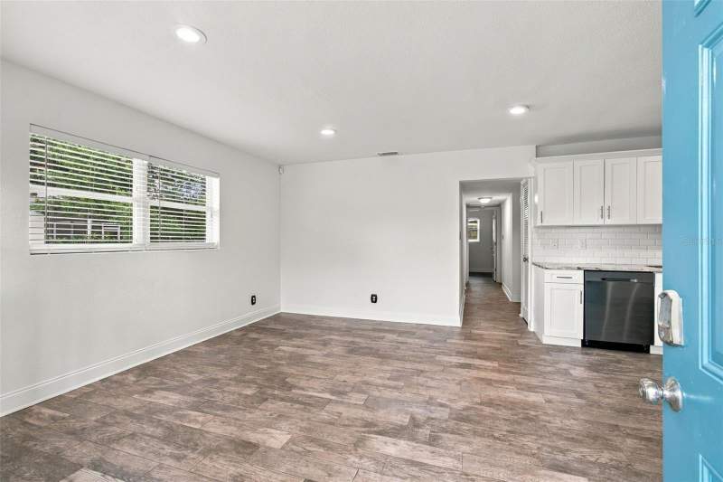 4 bedroom Single Family Residence at 4107 W Wyoming Avenue, Alta Vista Tracts, Tampa — photo 3