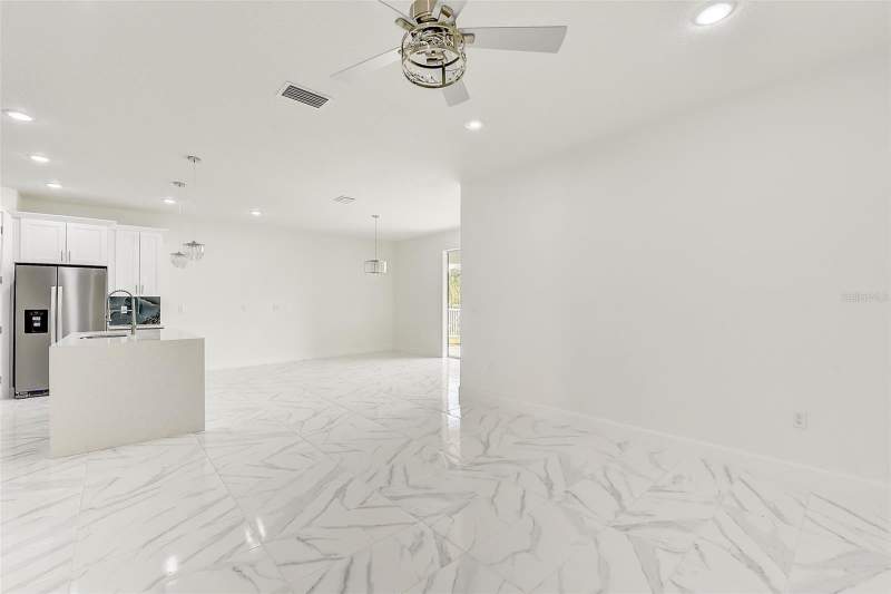 5 bedroom Single Family Residence at 3889 Walker Road, J B & T E Walkers Sub, Apopka — photo 4