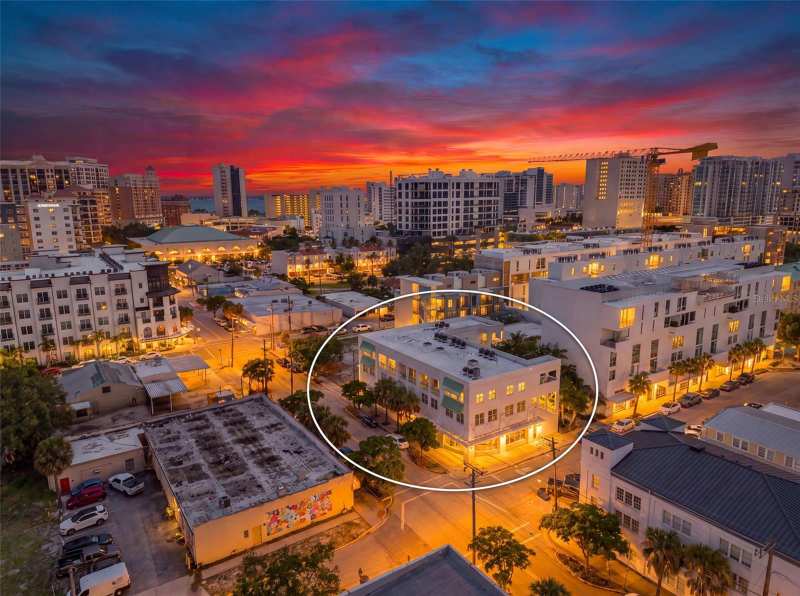 2 bedroom Condominium at 433 Central Avenue, 5th & Central Condo, Sarasota — photo 1