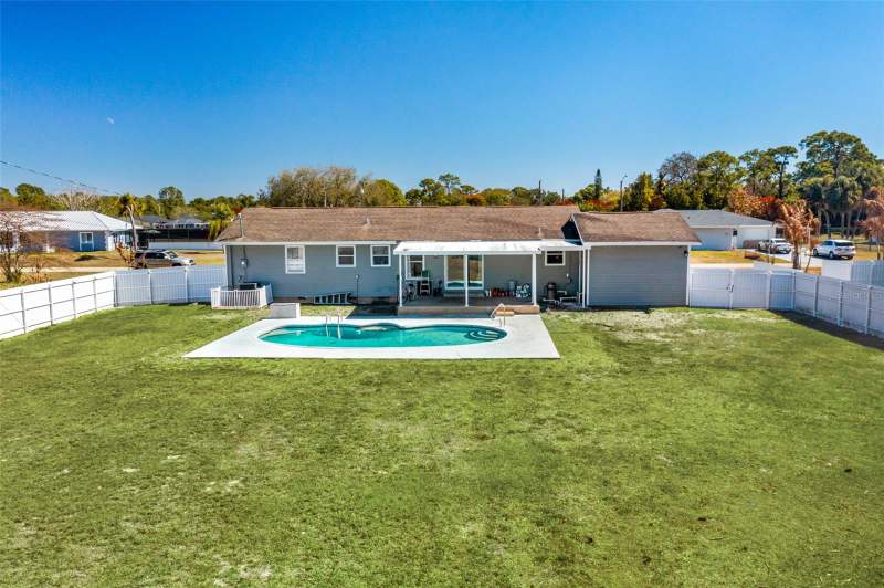 5 bedroom Single Family Residence at 323 Greenwood Avenue, Lehigh Acres, Lehigh Acres — photo 5
