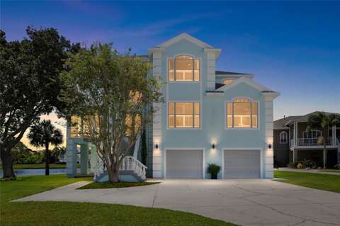 2106 Pelican Court, home for sale in Tarpon Springs 34689