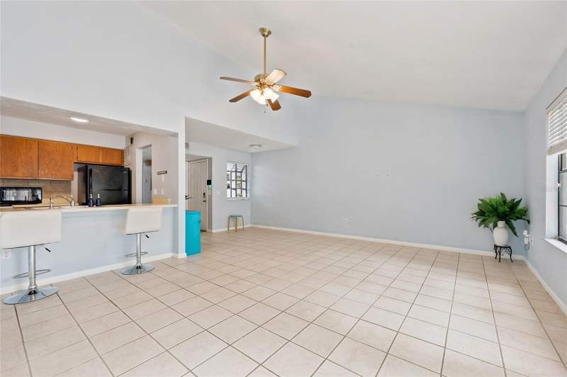 2 bedroom Townhouse at 4431 SW 21st Lane, Marchwood, Gainesville — photo 5
