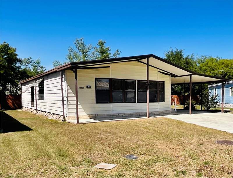 2 bedroom Manufactured Home at 35935 Tanda Circle, Casa Del Sol, Zephyrhills — photo 2
