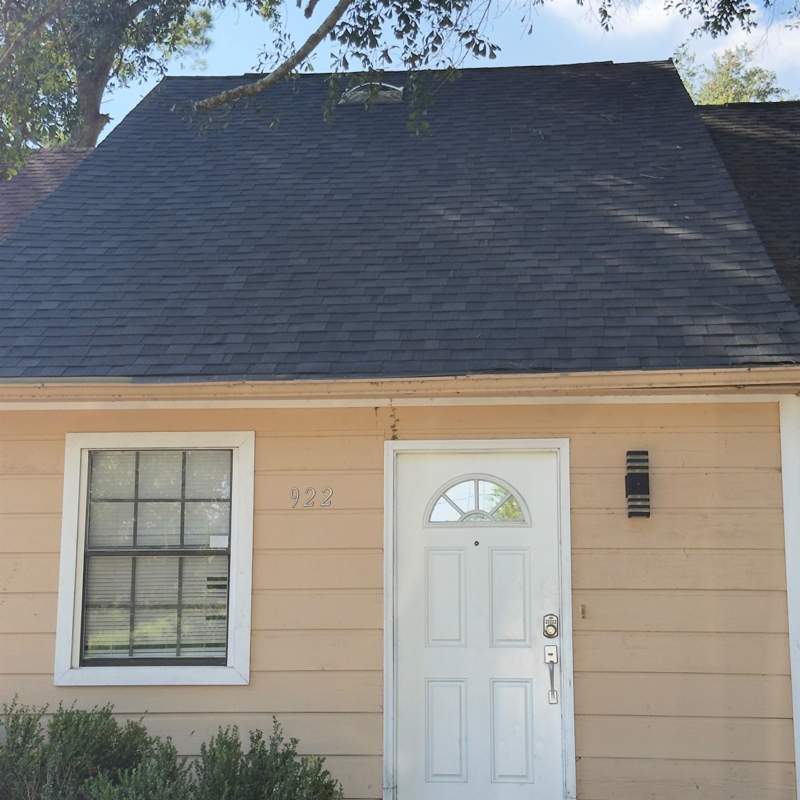 2 bedroom Townhouse at 922 S Lipona Road, Renegade Village, Tallahassee — photo 2