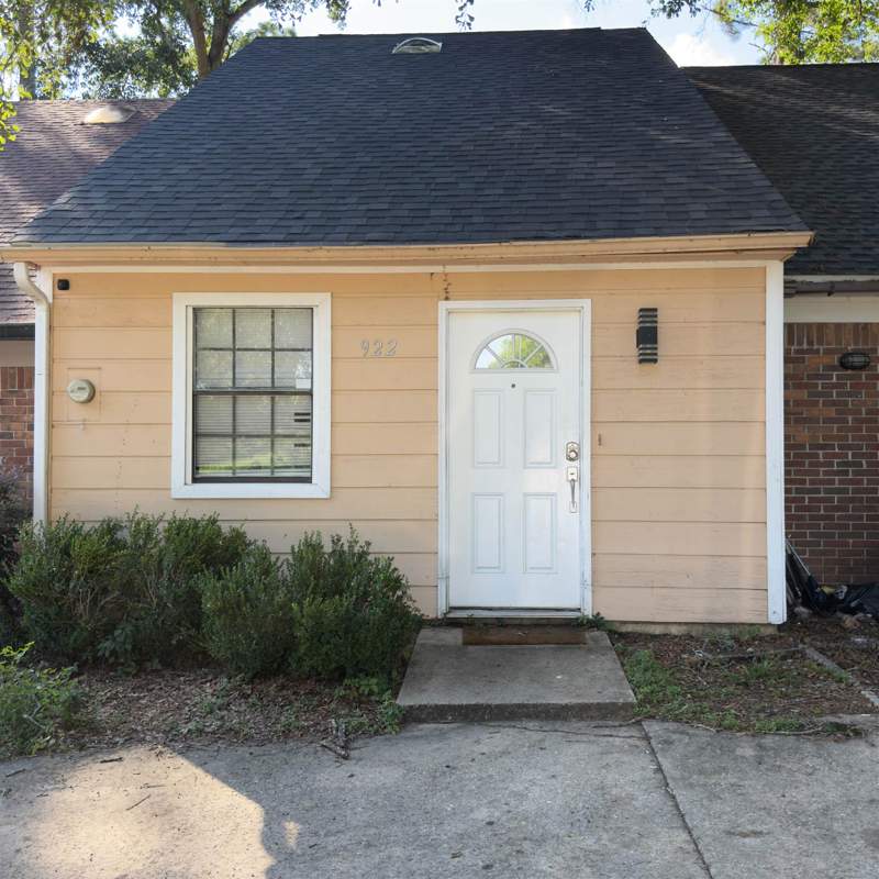 2 bedroom Townhouse at 922 S Lipona Road, Renegade Village, Tallahassee — photo 3
