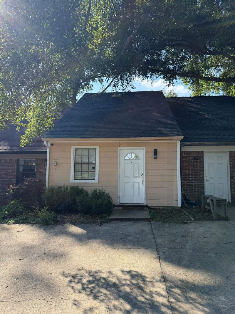 2 bedroom Townhouse at 922 S Lipona Road, Renegade Village, Tallahassee — photo 5