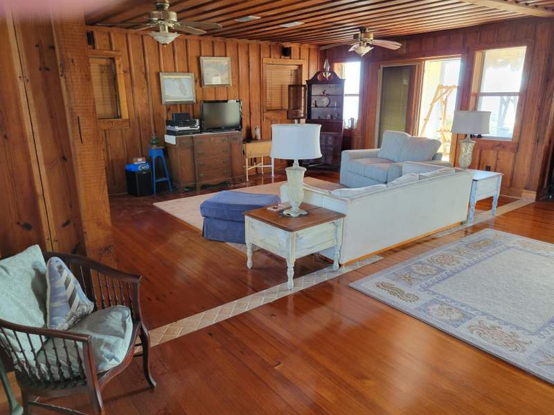 4 bedroom Detached at 1433 Alligator Drive, Penn Point, Alligator Point — photo 2