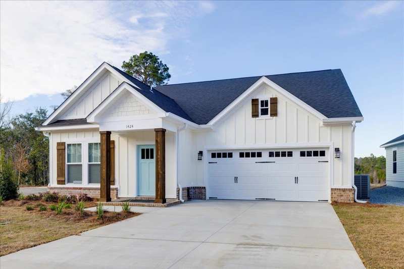4 bedroom Detached at 1424 Summerbrooke Drive, Conservation of Summerbrooke, Tallahassee — photo 1