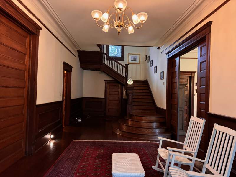 5 bedroom Detached at 404 N Adams Street, Historic District of Quincy, Quincy — photo 2