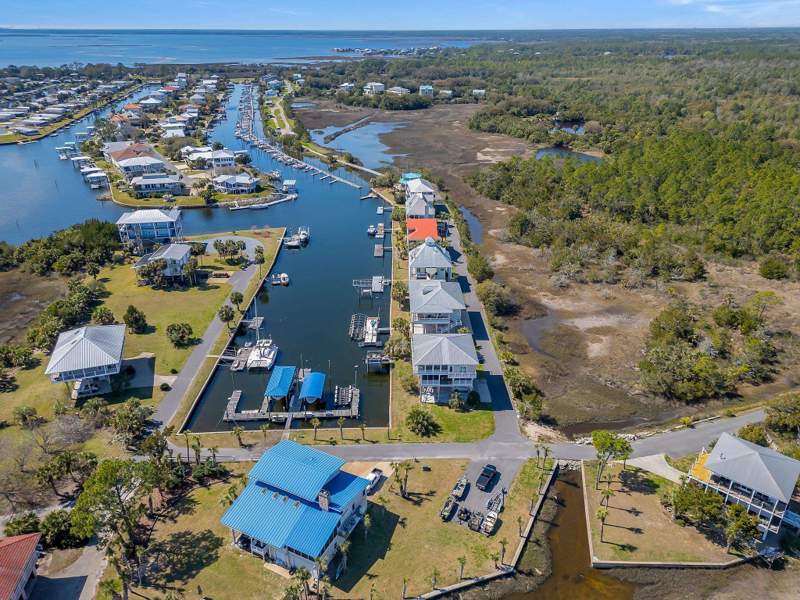 4 bedroom Detached at 201 Harbour Point, The Island Club, Shell Point — photo 2
