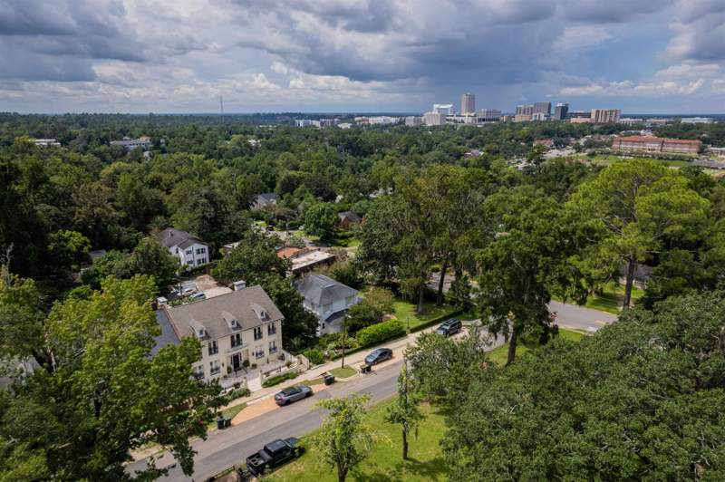 4 bedroom Detached at 911 Alachua Avenue, Hillcrest Townhouses, Tallahassee — photo 3