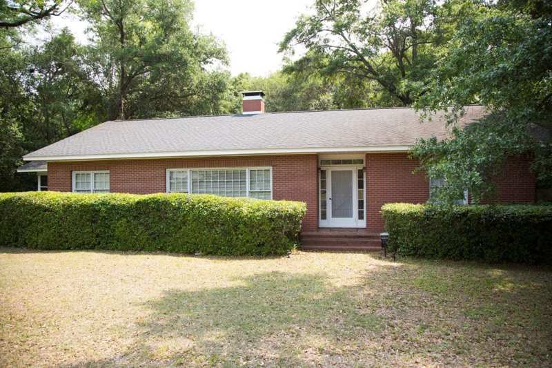 3 bedroom Detached at 111 S Main Street, Town of Havana, Havana — photo 1
