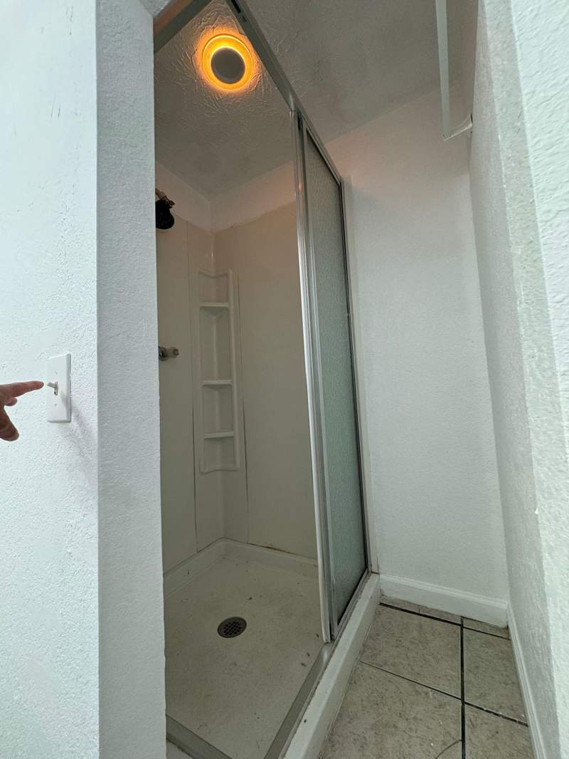 2 bedroom Condominium at 2020 Continental Avenue, Chateau De Ville Condominiums, Tallahassee — photo 3