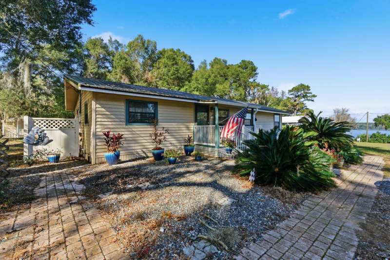 3 bedroom Detached at 1996 Lakepoint Lane, Lake Talquin Heights, Tallahassee — photo 1